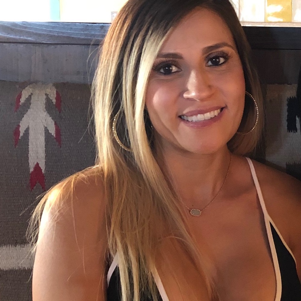 Meet your Posher, Monica